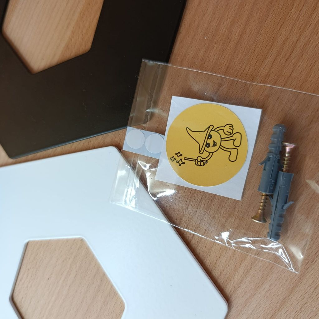 Police na pokojovky HEXA